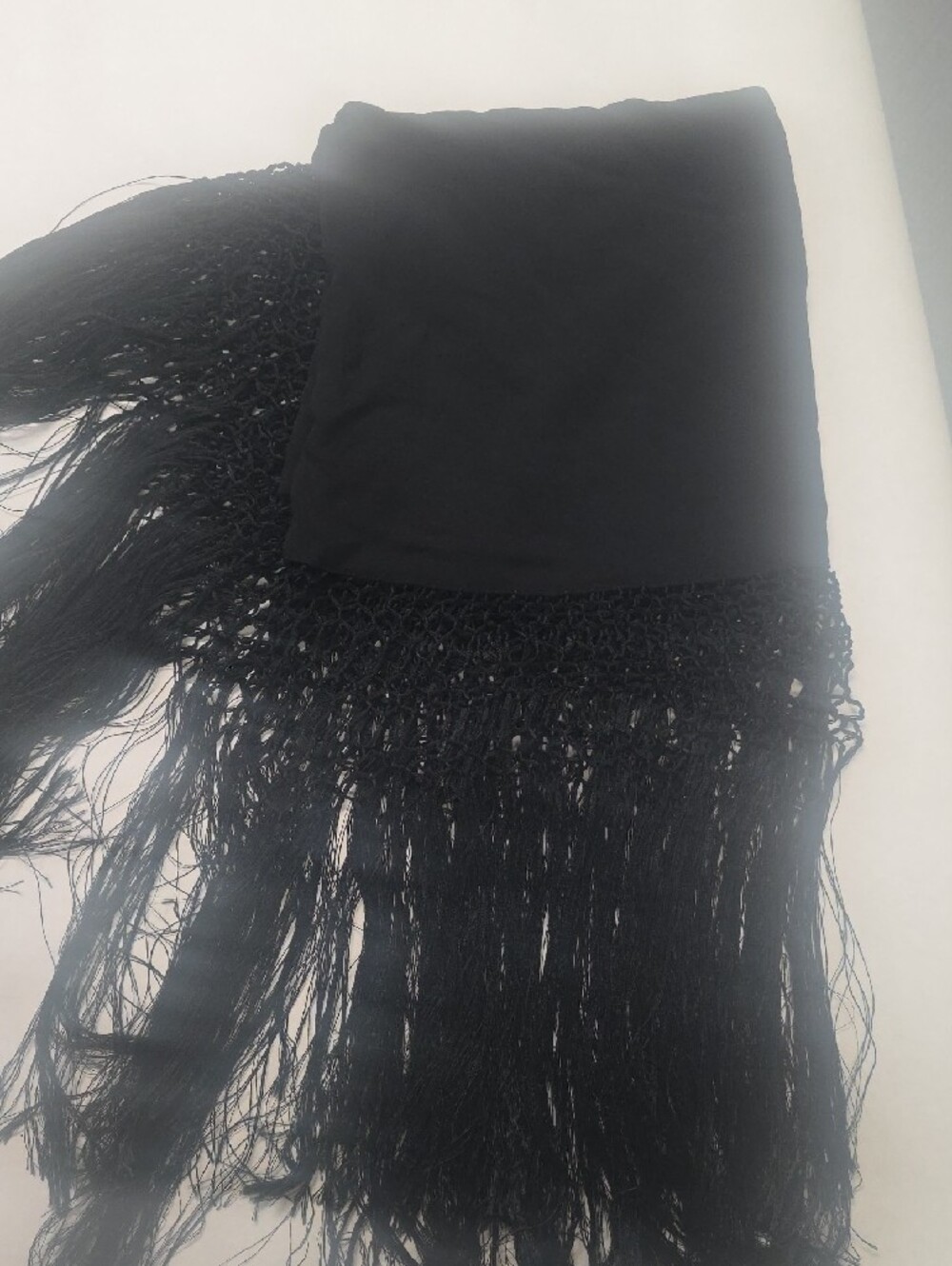 Oscar de la Renta Silk Black Fringe Shawl Scarf - Picture 3 of 7